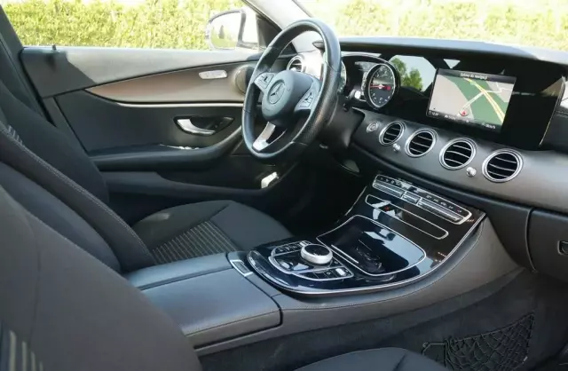 MERCEDES-BENZ Klasa E 