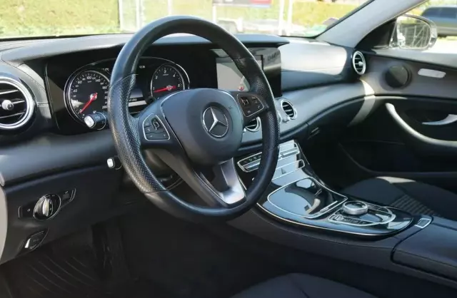 MERCEDES-BENZ Klasa E 