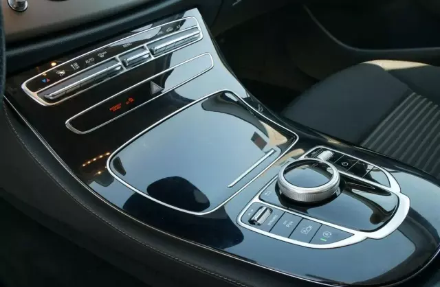 MERCEDES-BENZ Klasa E 