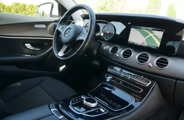 MERCEDES-BENZ Klasa E 