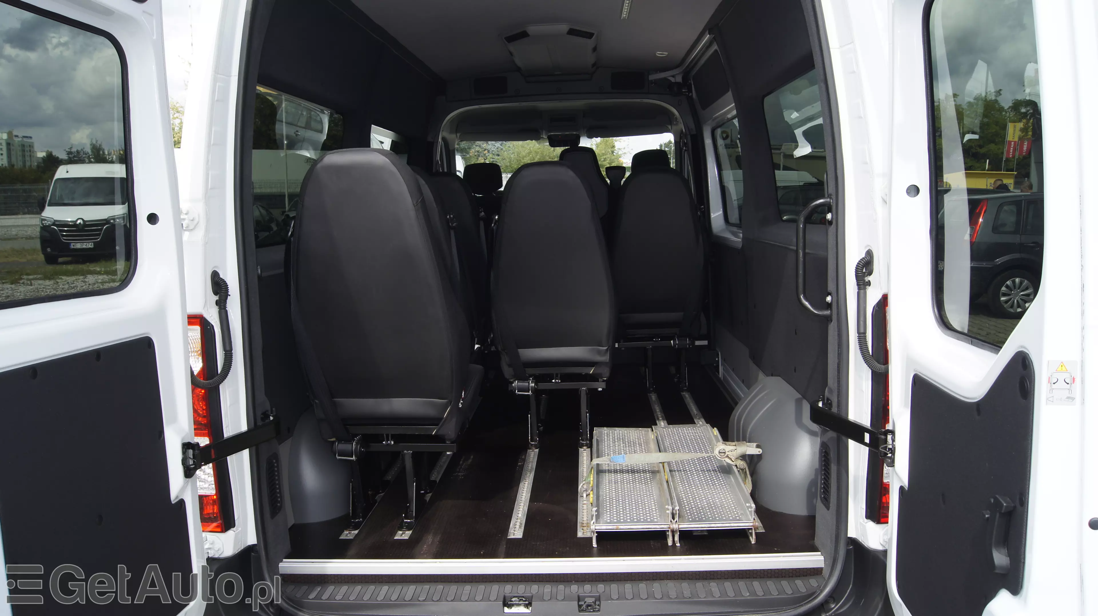 RENAULT MASTER 9 OSOBOWY