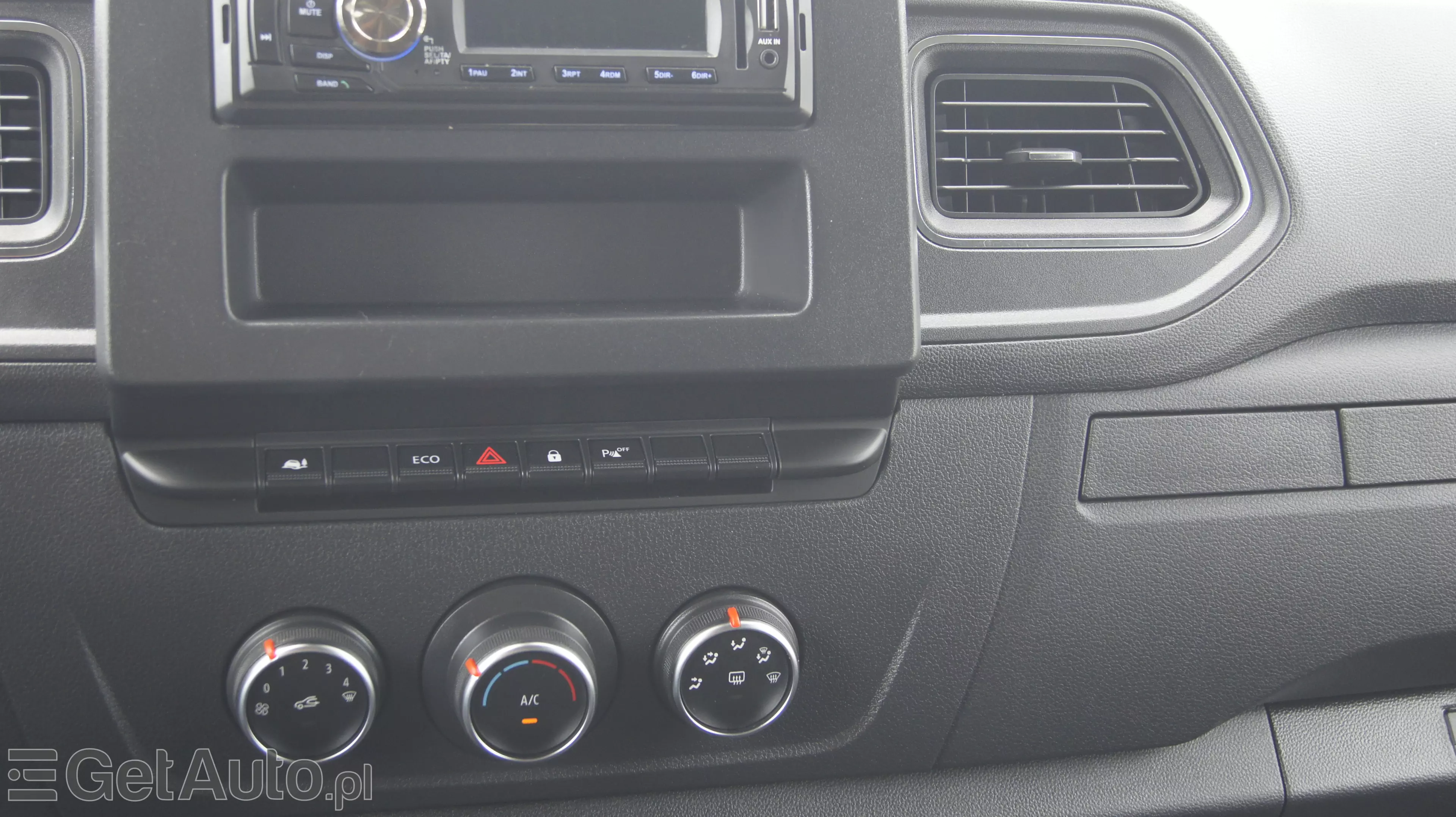 RENAULT MASTER 9 OSOBOWY