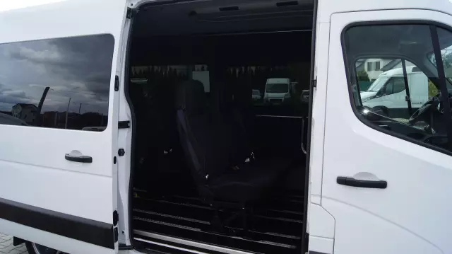 RENAULT MASTER 9 OSOBOWY