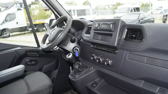RENAULT MASTER 9 OSOBOWY