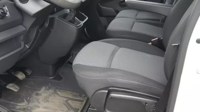 RENAULT MASTER 9 OSOBOWY