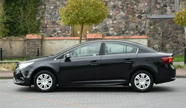 TOYOTA Avensis 