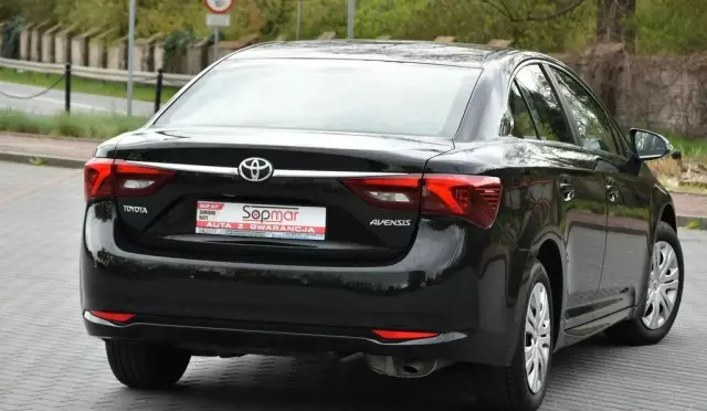 TOYOTA Avensis 
