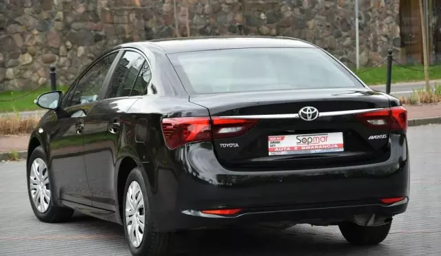 TOYOTA Avensis 