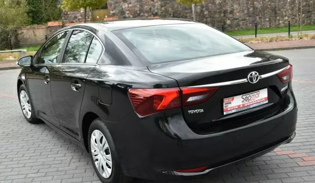 TOYOTA Avensis 