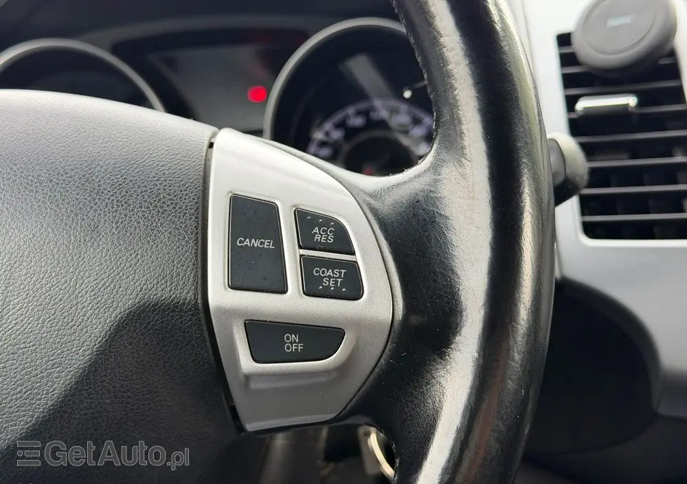 MITSUBISHI Outlander 2.0 2WD Inform