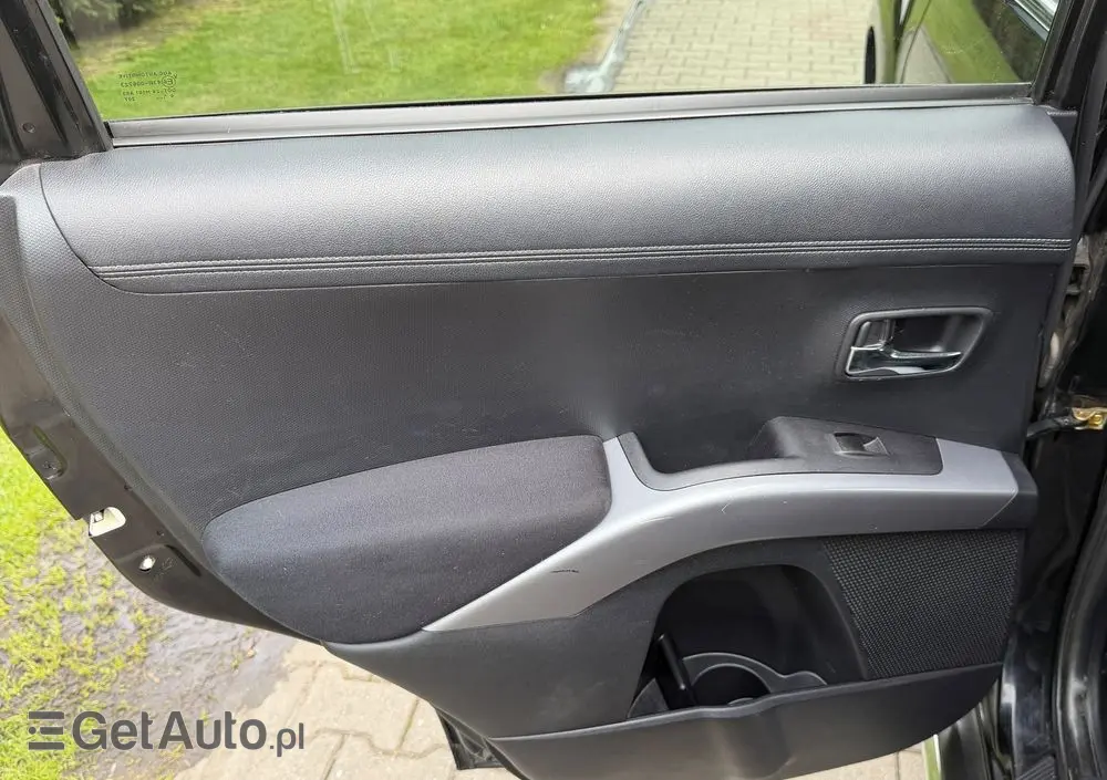 MITSUBISHI Outlander 2.0 2WD Inform