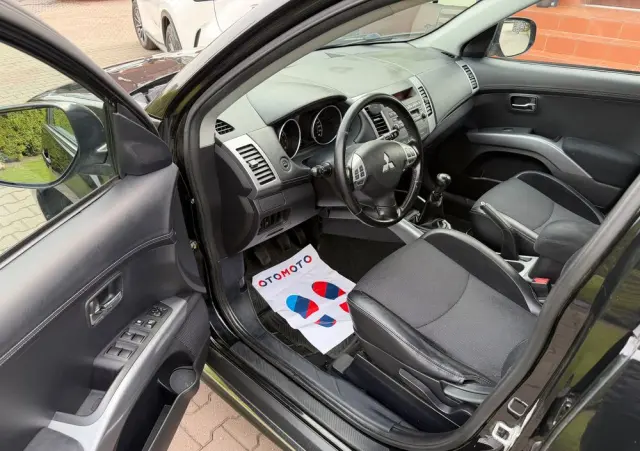 MITSUBISHI Outlander 2.0 2WD Inform