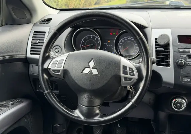 MITSUBISHI Outlander 2.0 2WD Inform