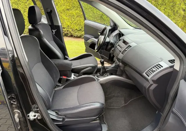 MITSUBISHI Outlander 2.0 2WD Inform