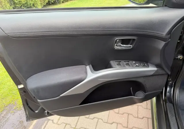 MITSUBISHI Outlander 2.0 2WD Inform