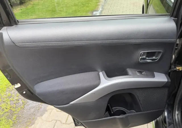 MITSUBISHI Outlander 2.0 2WD Inform