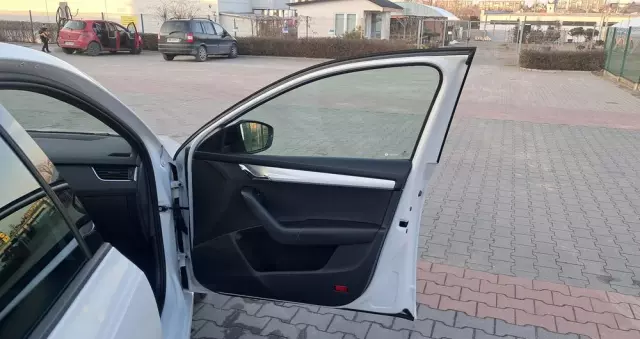 SKODA Octavia 1.6 TDI SCR Clever