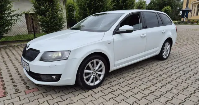 SKODA Octavia 1.4 TSI DSG Ambition