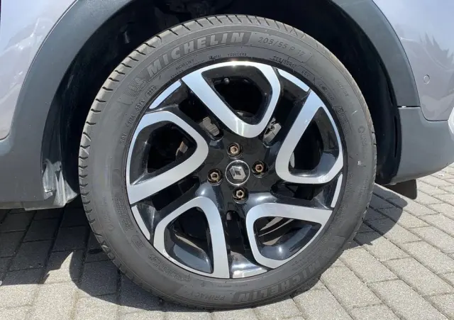 RENAULT Captur (ENERGY) TCe 90 BOSE EDITION