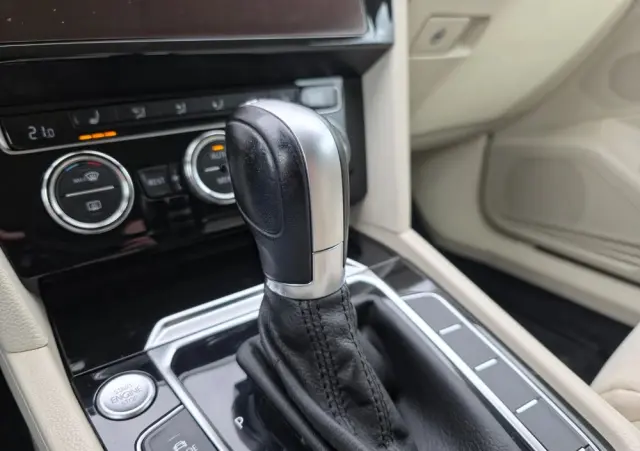 VOLKSWAGEN Passat 1.8 TSI BMT Highline DSG