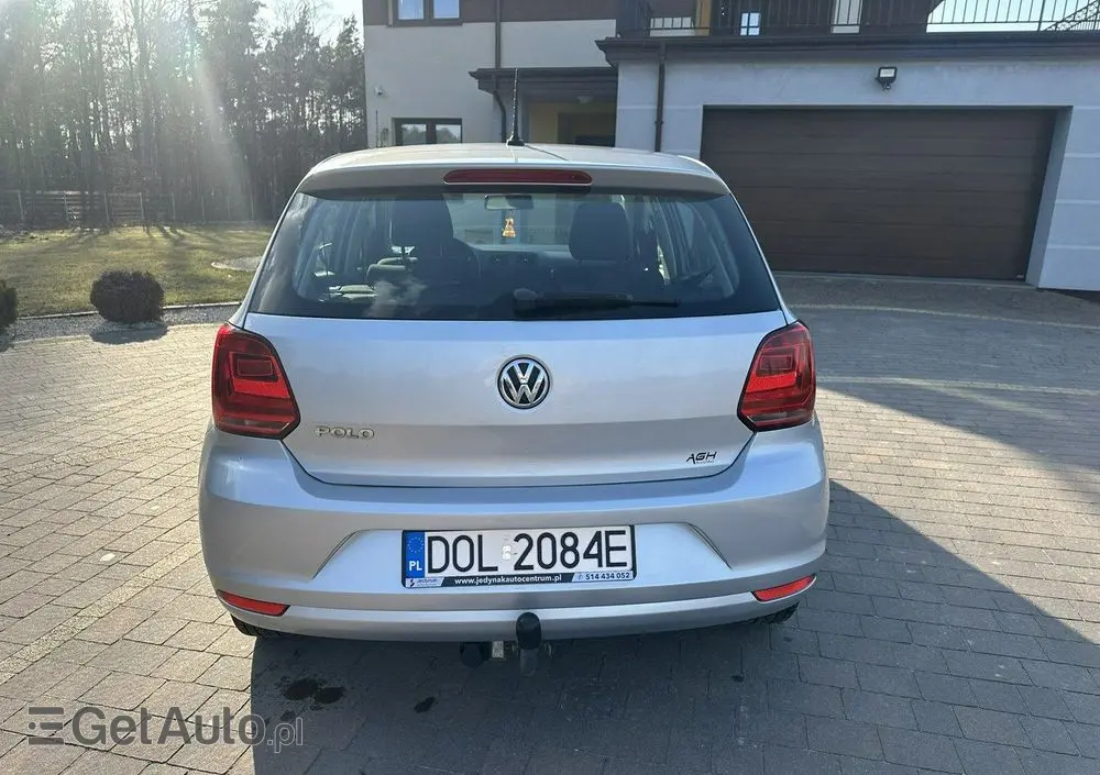 VOLKSWAGEN Polo 