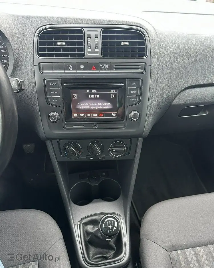 VOLKSWAGEN Polo 