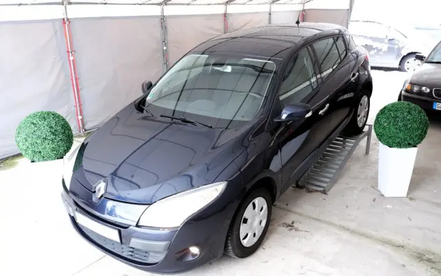 RENAULT Megane 