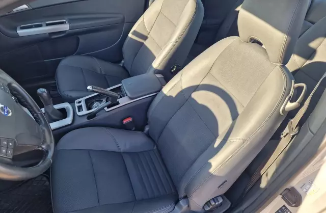 VOLVO C30 2.0D (136 KM)