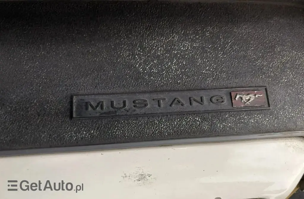 FORD Mustang 