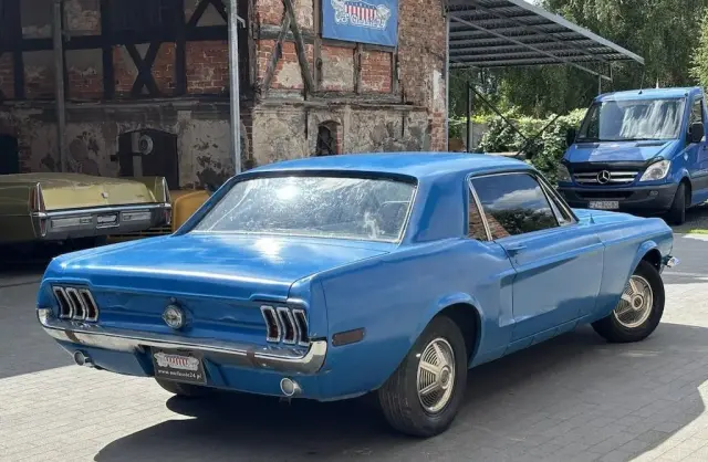 FORD Mustang 