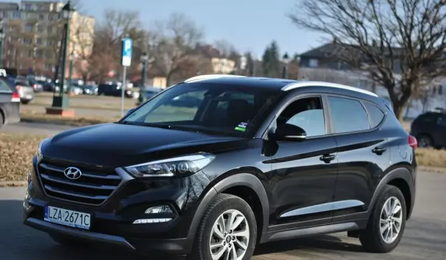 HYUNDAI Tucson 1.7 CRDI (141 KM) DCT