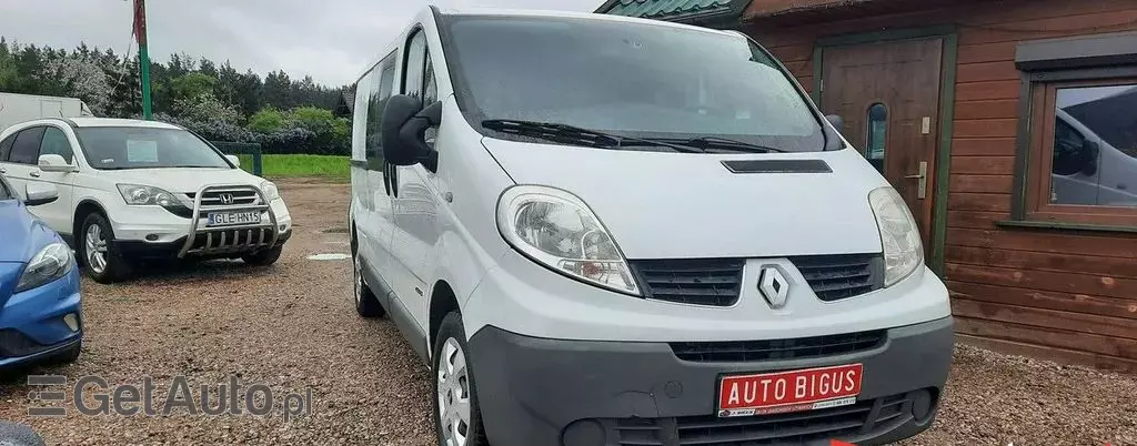 RENAULT Trafic 