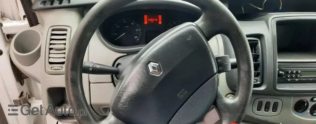 RENAULT Trafic 