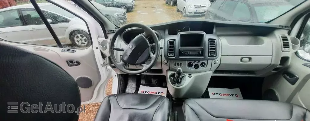 RENAULT Trafic 
