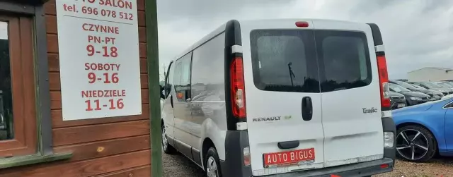 RENAULT Trafic 