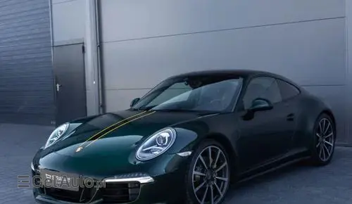 PORSCHE 911 Carrera 