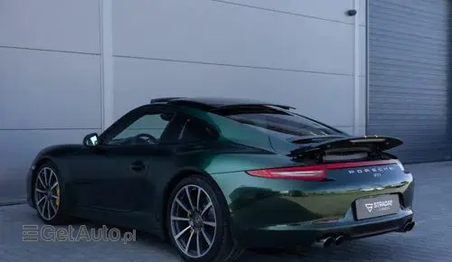 PORSCHE 911 Carrera 