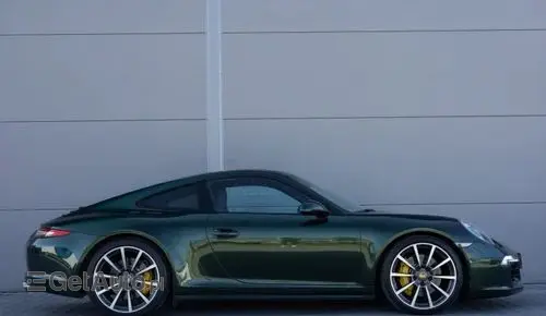 PORSCHE 911 Carrera 