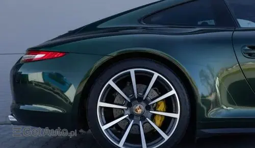 PORSCHE 911 Carrera 