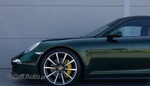 PORSCHE 911 Carrera 