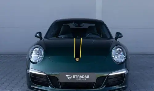 PORSCHE 911 Carrera 