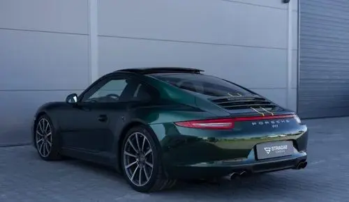 PORSCHE 911 Carrera 