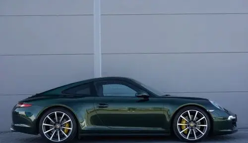 PORSCHE 911 Carrera 