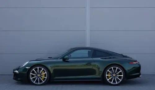 PORSCHE 911 Carrera 
