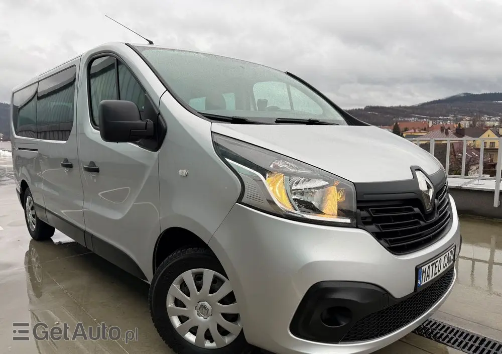RENAULT Trafic 