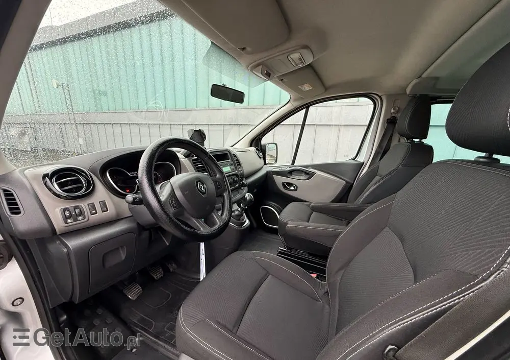 RENAULT Trafic 