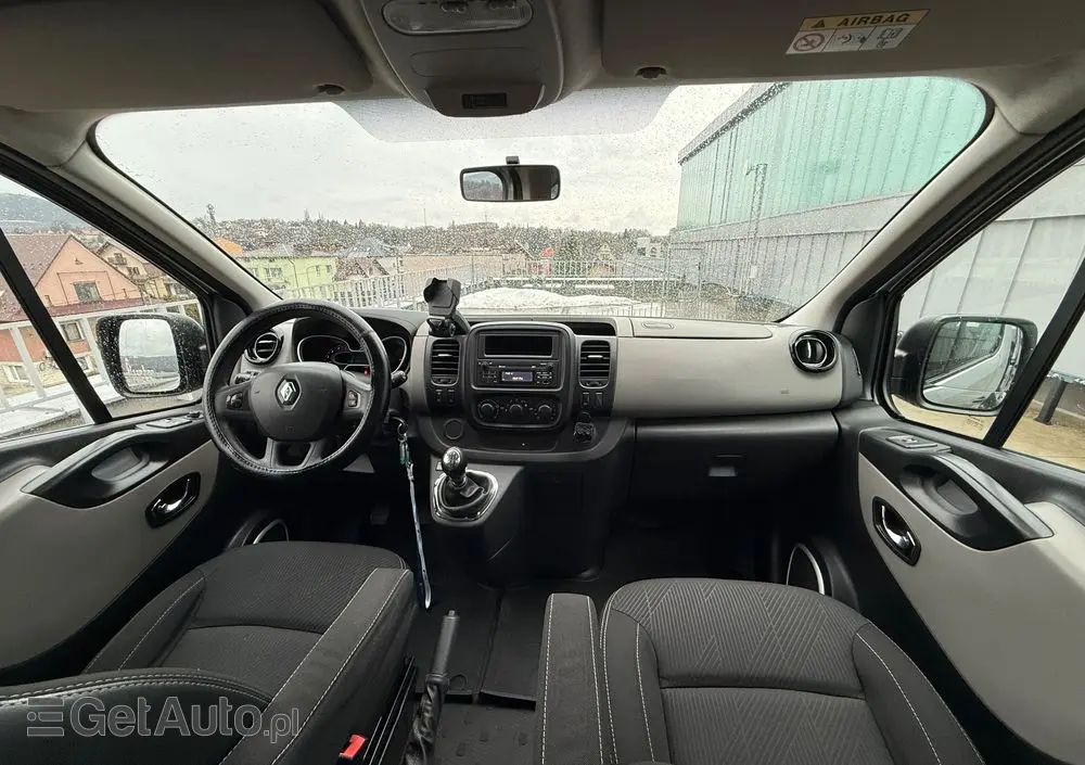 RENAULT Trafic 