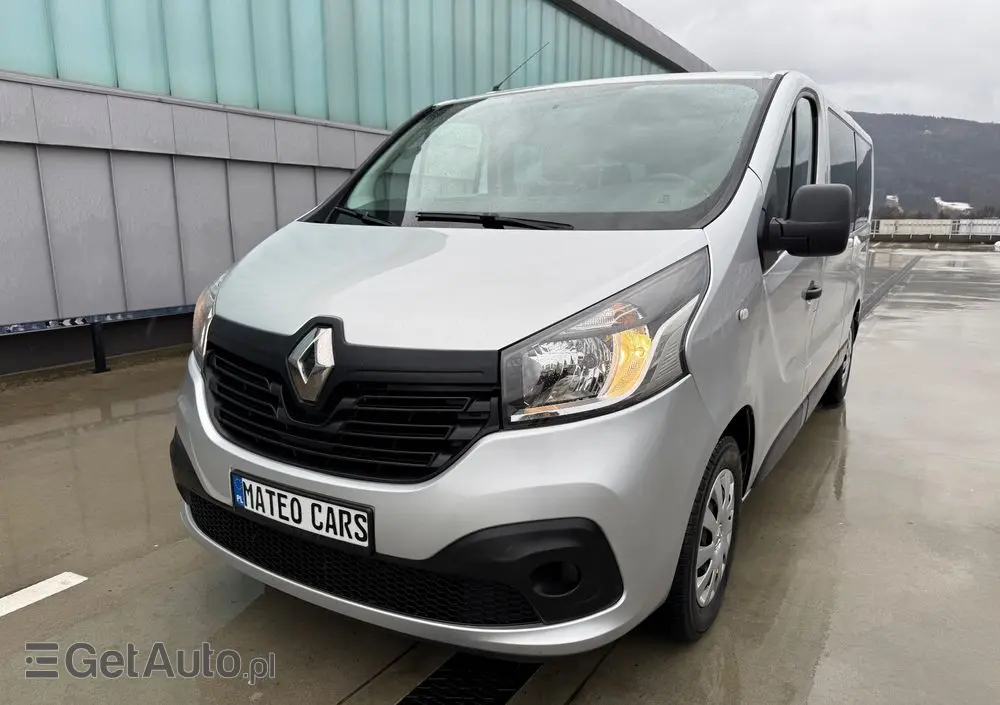 RENAULT Trafic 