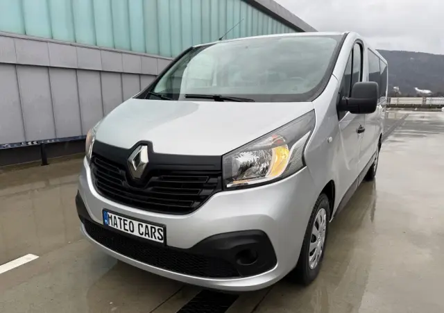 RENAULT Trafic 