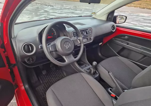 VOLKSWAGEN Up! 1.0 beats